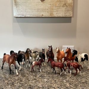 Lot of 12 Classic Sized Breyer Horses